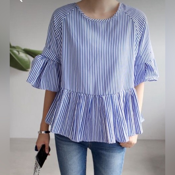 firth Tops - Firth Striped Ruffled Blouse. Sz Small💙